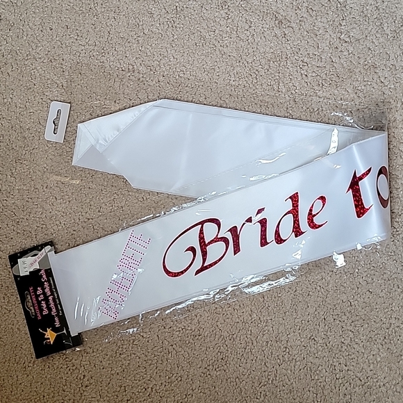 💍 Bride to Be Bachelorette Sash - Picture 5 of 7